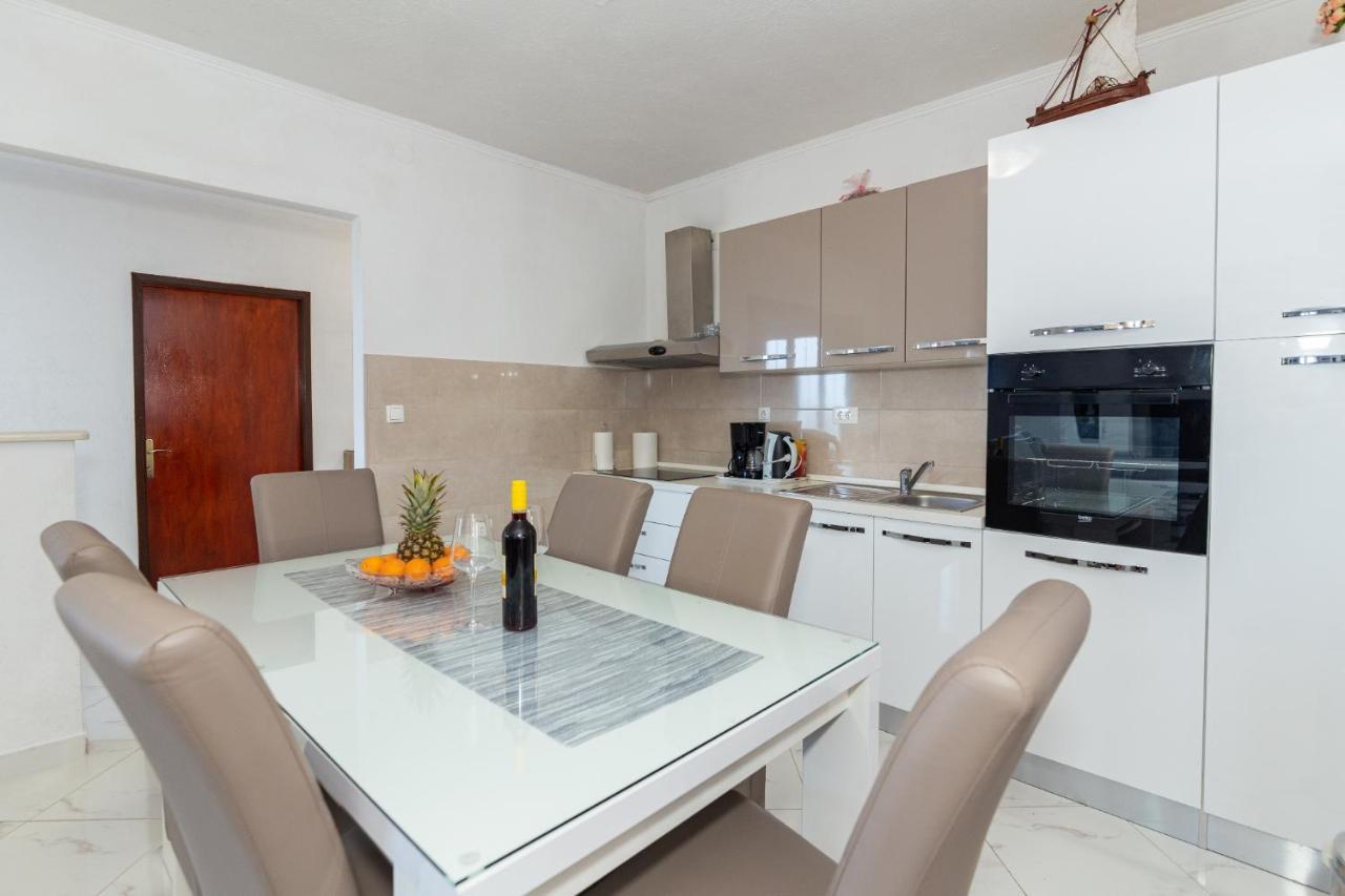 Navis Sea View Apartment With Pool Makarska Esterno foto