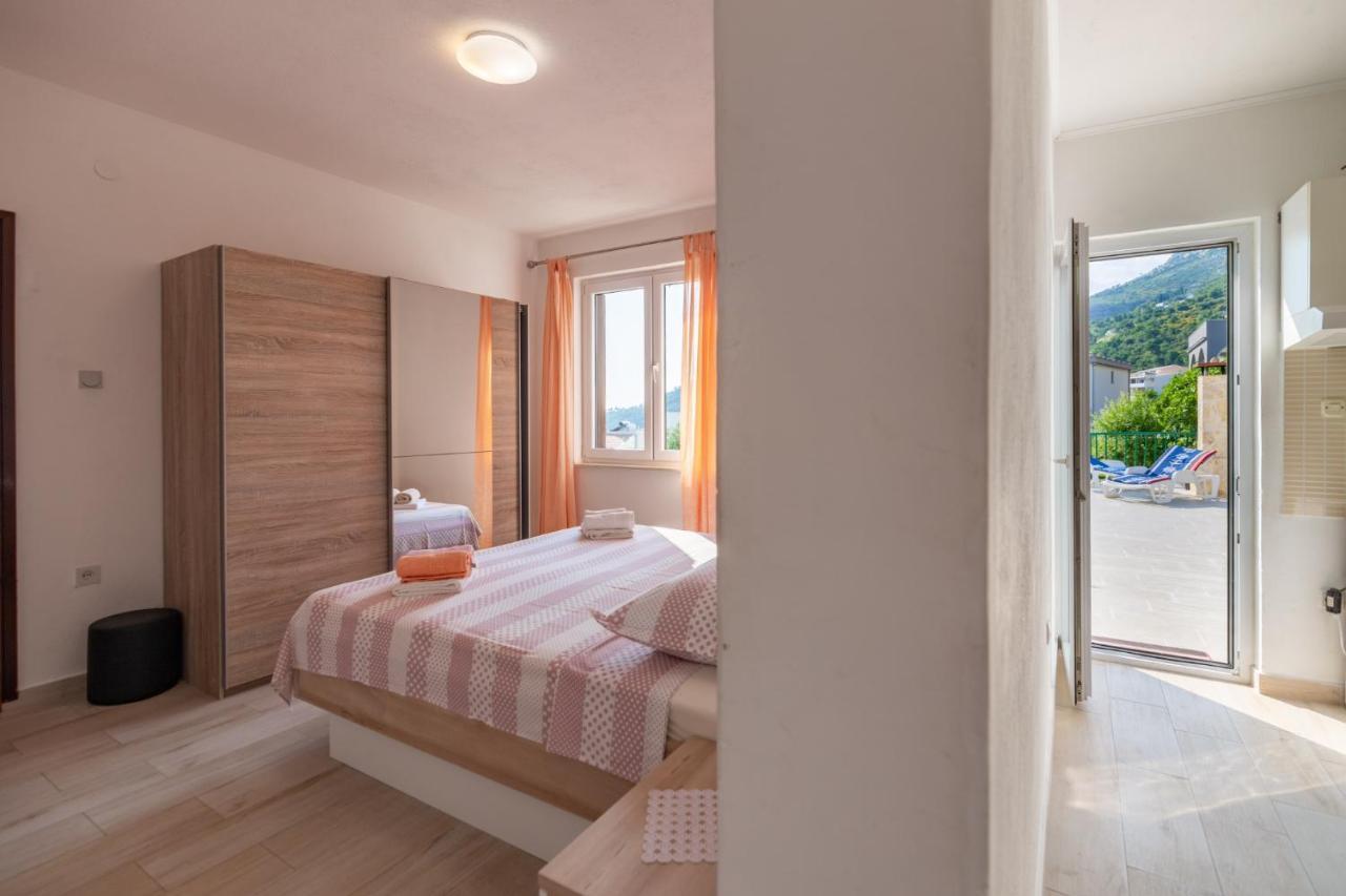 Navis Sea View Apartment With Pool Makarska Esterno foto