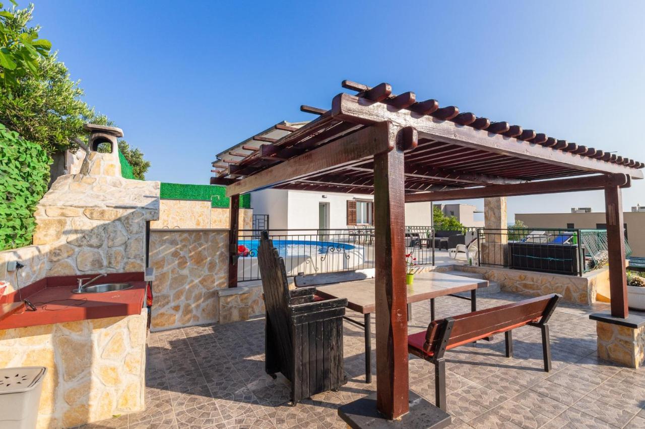 Navis Sea View Apartment With Pool Makarska Esterno foto